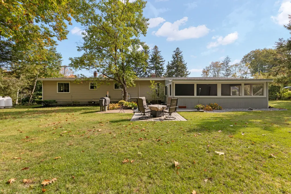2 Patricia Road Brunswick ME 04011