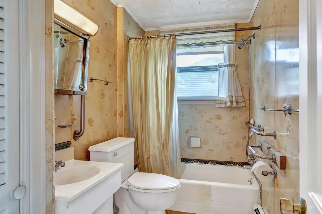 1878 Washington Avenue Portland ME 04103