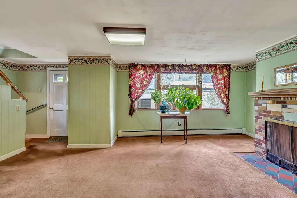 1878 Washington Avenue Portland ME 04103