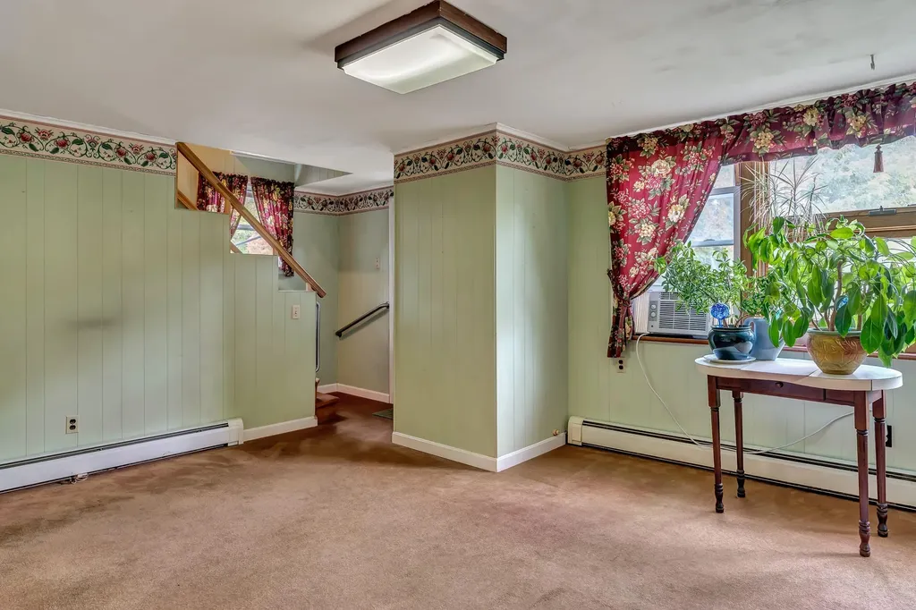 1878 Washington Avenue Portland ME 04103