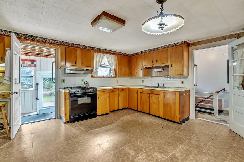1878 Washington Avenue Portland ME 04103