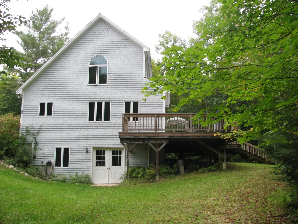 999 River Road Leeds ME 04263