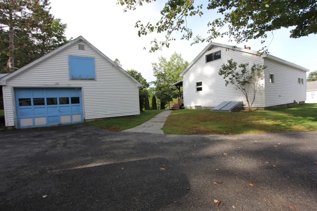 365 Pond Road Lewiston ME 04240