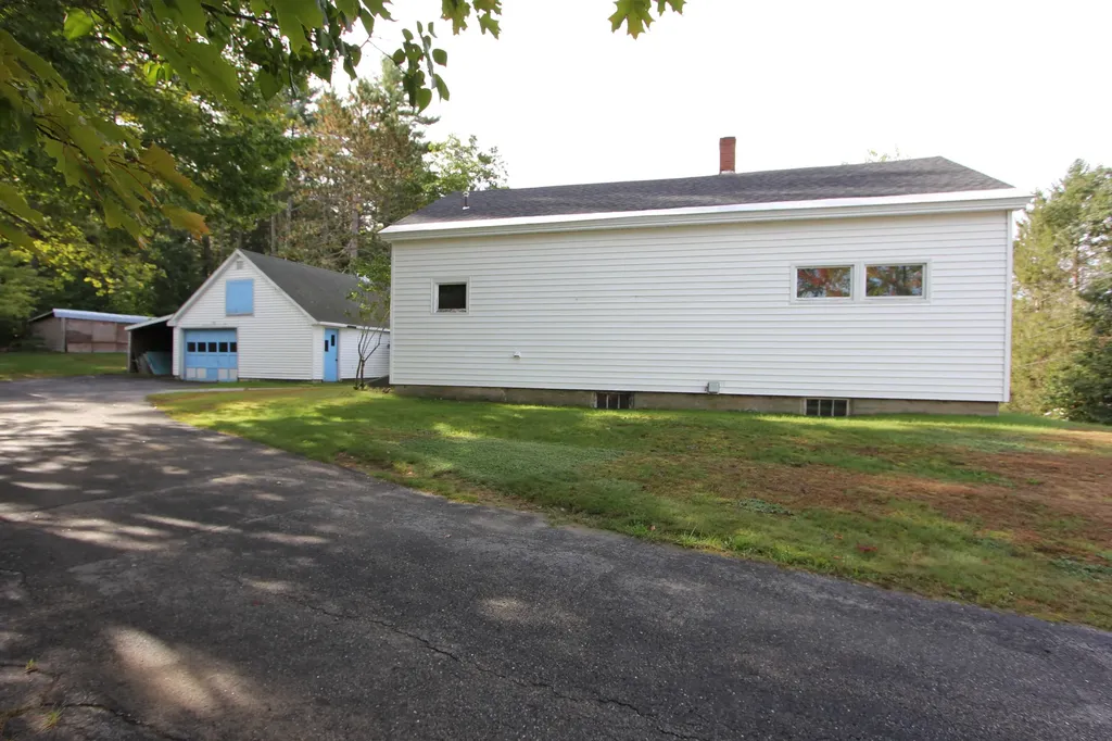 365 Pond Road Lewiston ME 04240