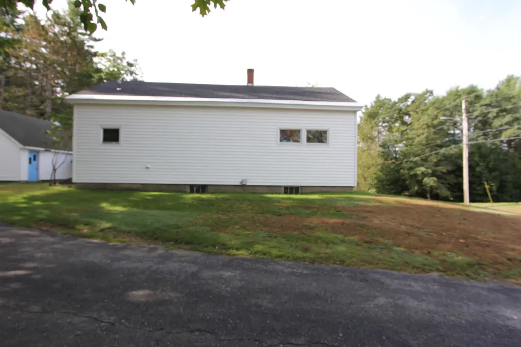 365 Pond Road Lewiston ME 04240