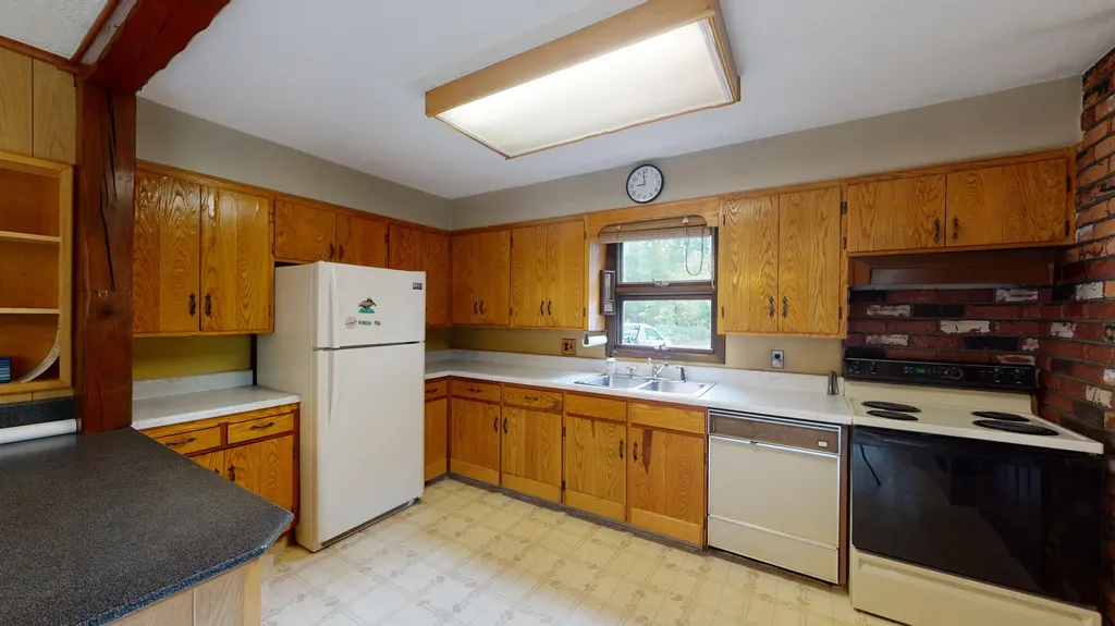 365 Pond Road Lewiston ME 04240