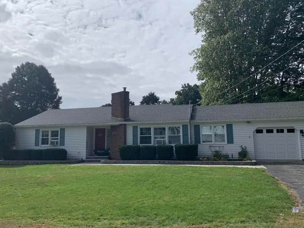 10 Gendron Lane Kennebunk ME 04043