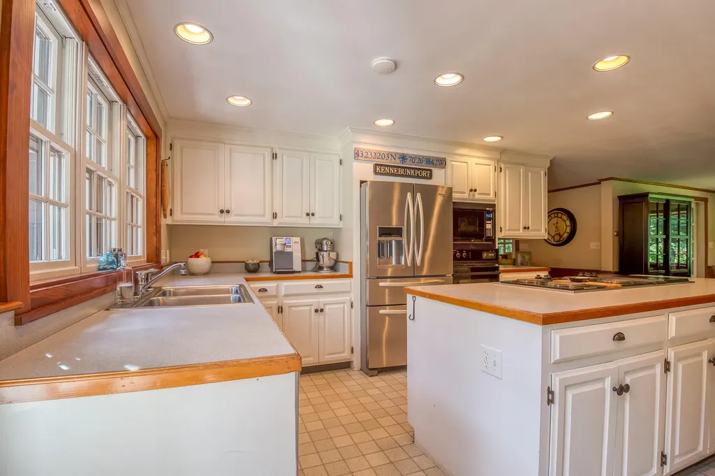 172 Mills Road Kennebunkport ME 04046