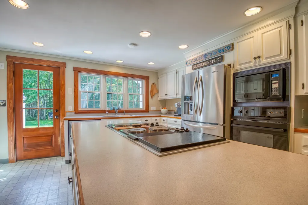 172 Mills Road Kennebunkport ME 04046