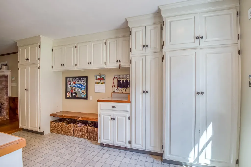 172 Mills Road Kennebunkport ME 04046