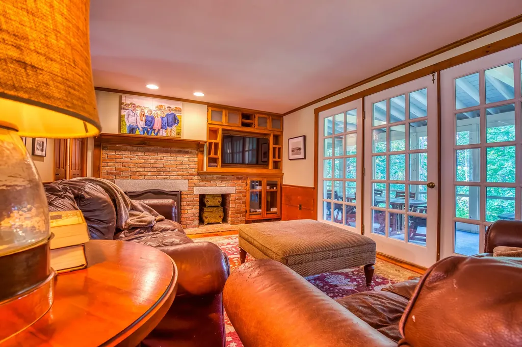 172 Mills Road Kennebunkport ME 04046