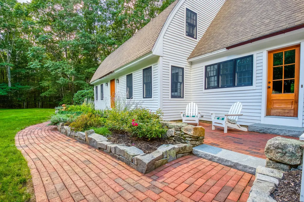 172 Mills Road Kennebunkport ME 04046