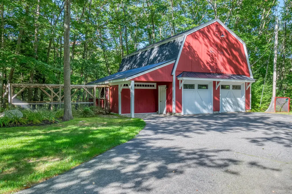 172 Mills Road Kennebunkport ME 04046