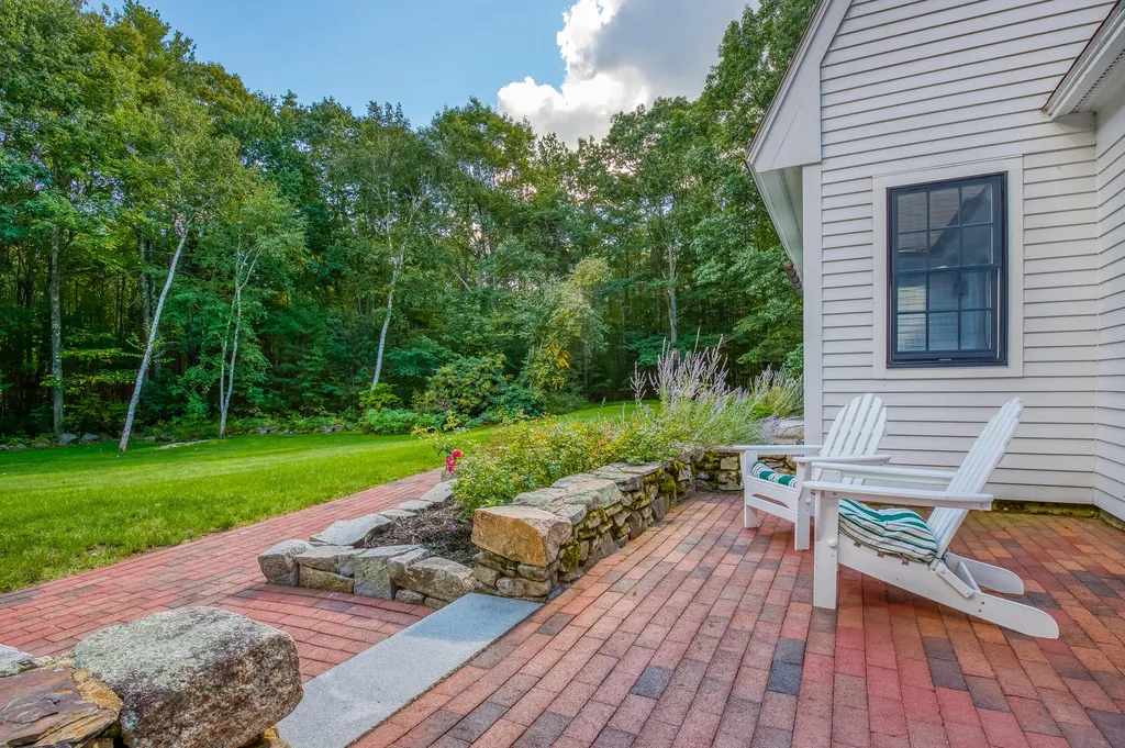 172 Mills Road Kennebunkport ME 04046