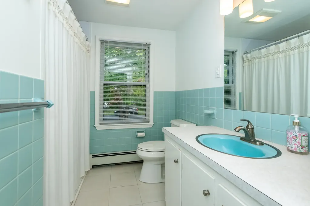 74 Royal Heights Wells ME 04090