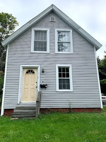 36 Oak Street Gardiner ME 04345
