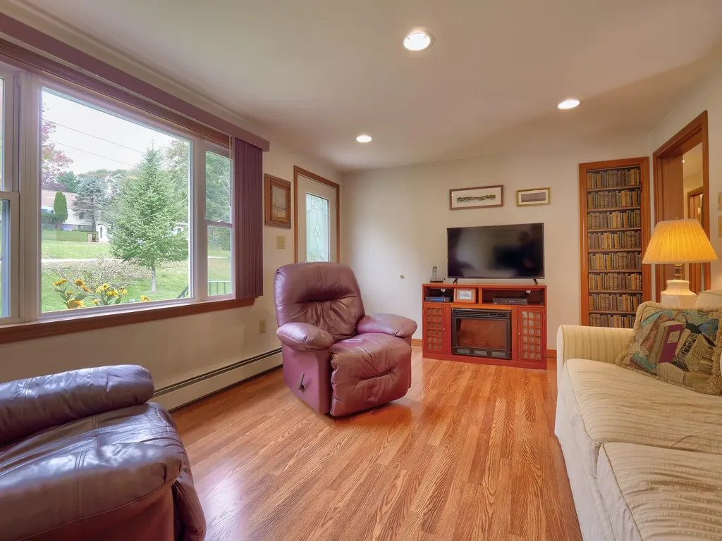 12 Olympic Avenue Rockland ME 04841