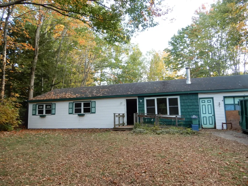 16 Daniel Street Gorham ME 04038