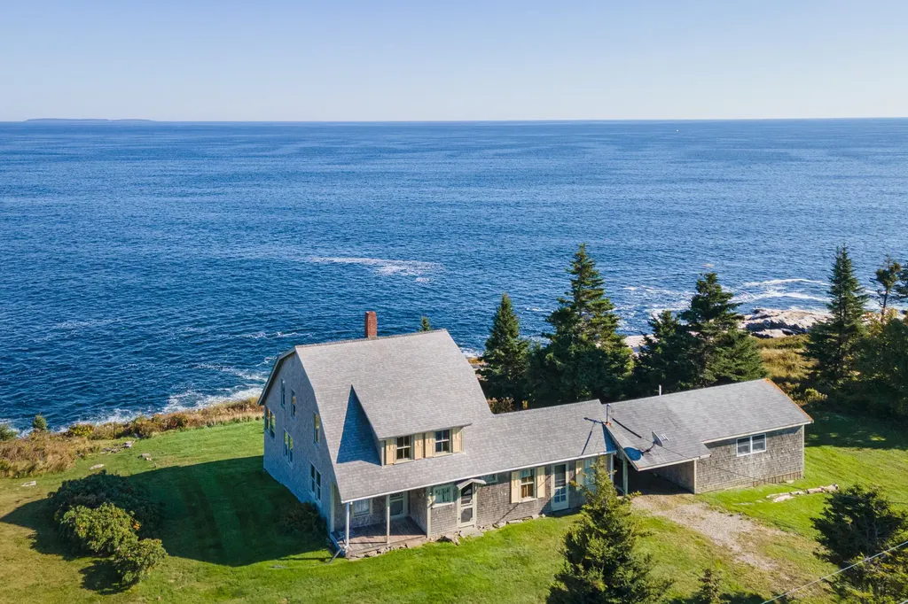 33 Cliff And 0 Clover Road Bristol ME 04554
