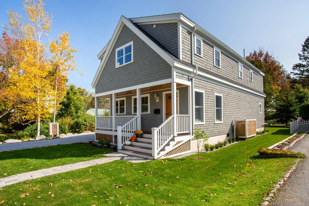 6 Jacobs Avenue Camden ME 04843