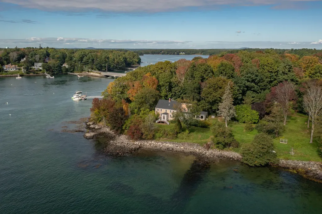 6 Follett Lane Kittery ME 03905