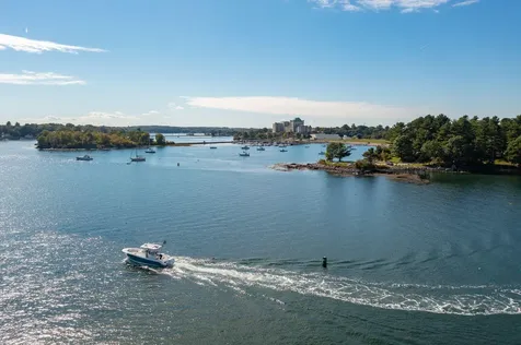6 Follett Lane Kittery ME 03905