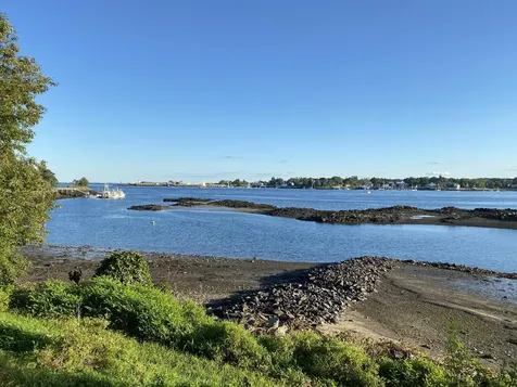 6 Follett Lane Kittery ME 03905