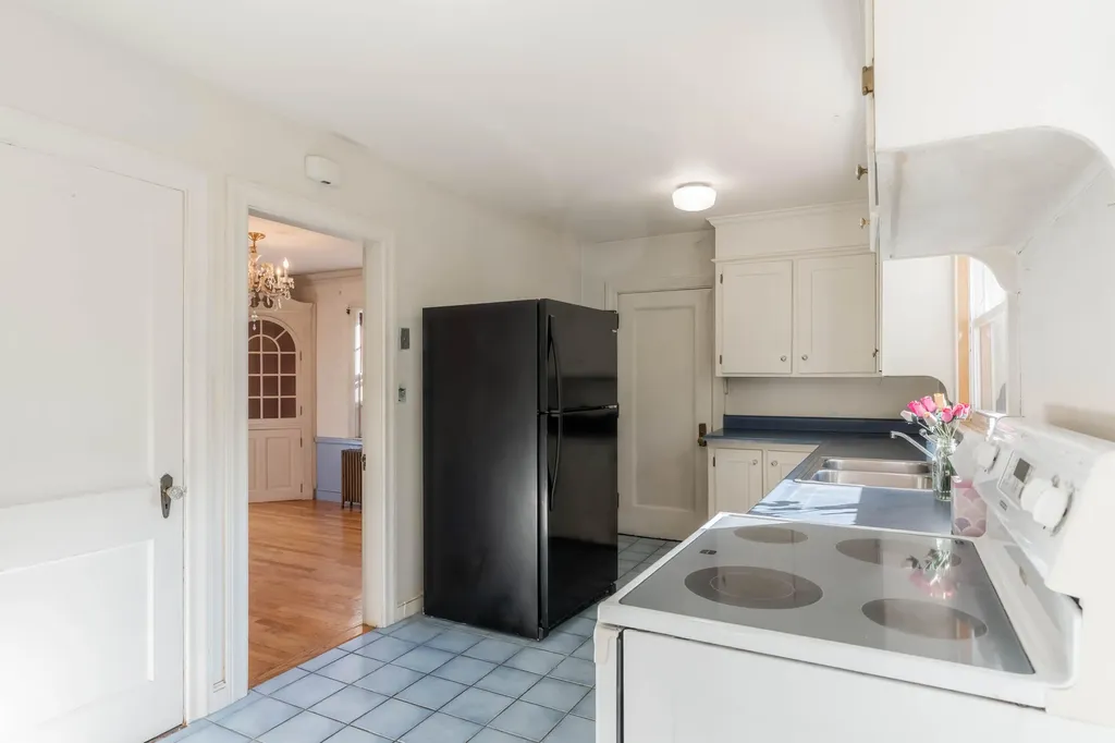 26 Dirigo Street Portland ME 04102