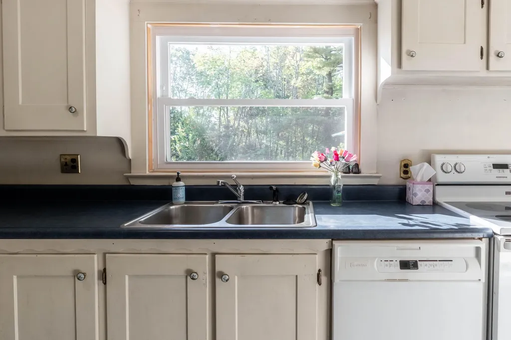 26 Dirigo Street Portland ME 04102