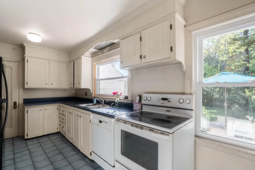 26 Dirigo Street Portland ME 04102