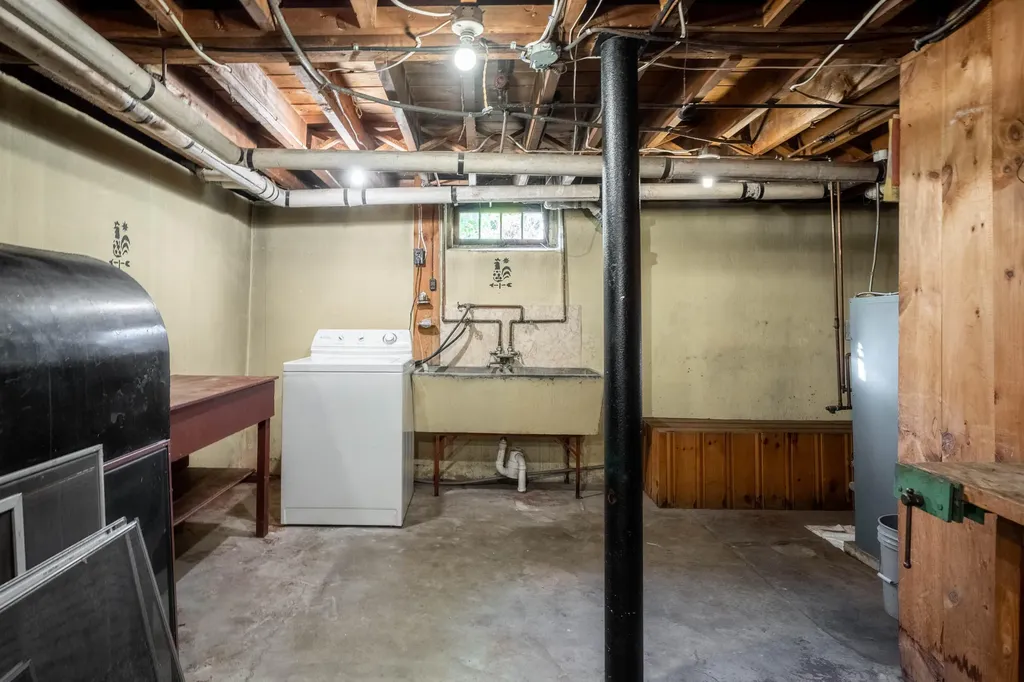 26 Dirigo Street Portland ME 04102