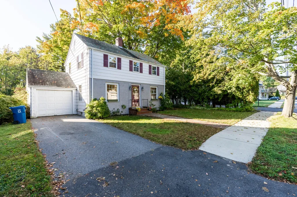 26 Dirigo Street Portland ME 04102