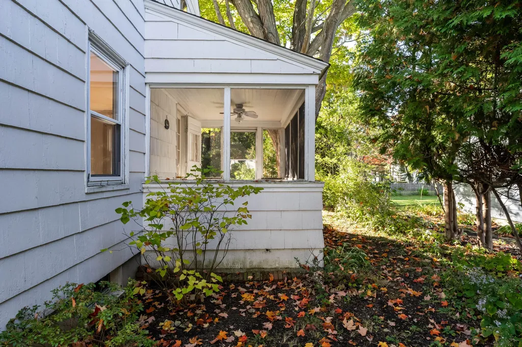 26 Dirigo Street Portland ME 04102