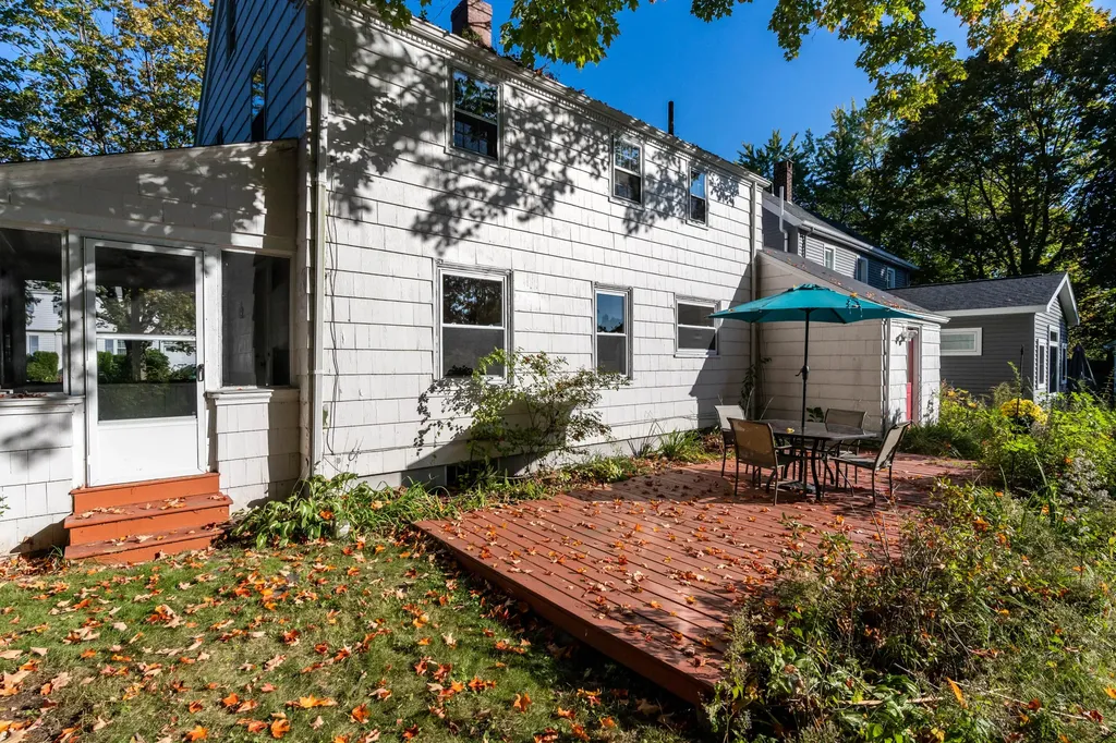 26 Dirigo Street Portland ME 04102