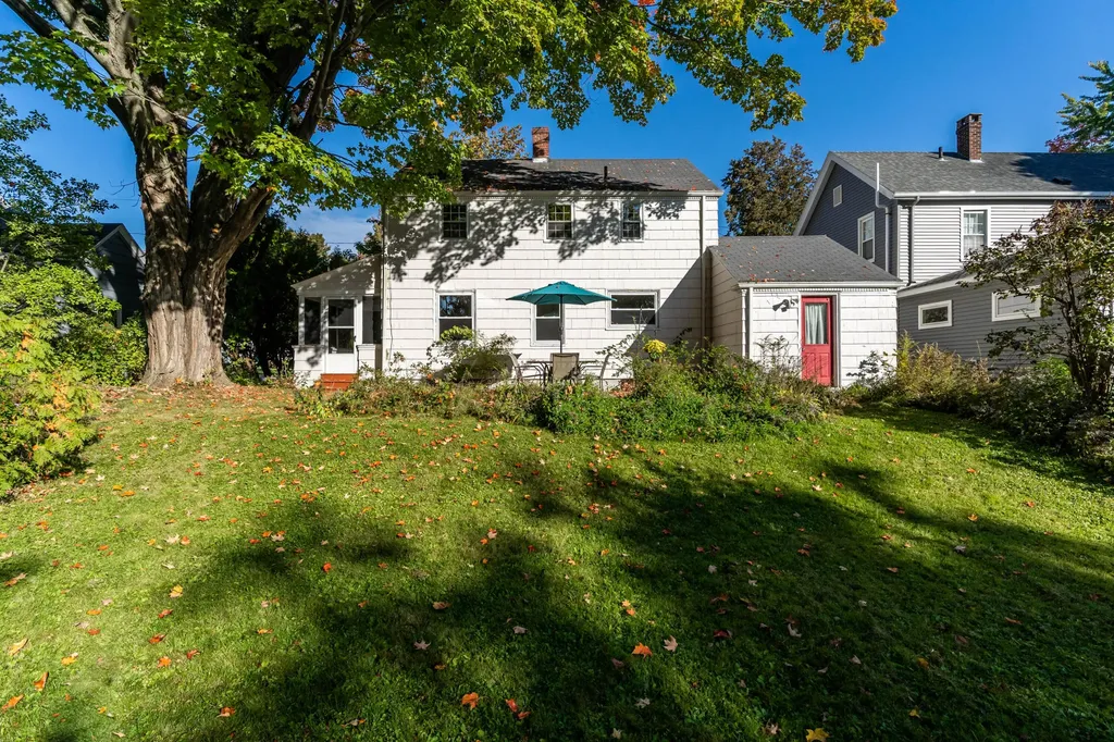 26 Dirigo Street Portland ME 04102