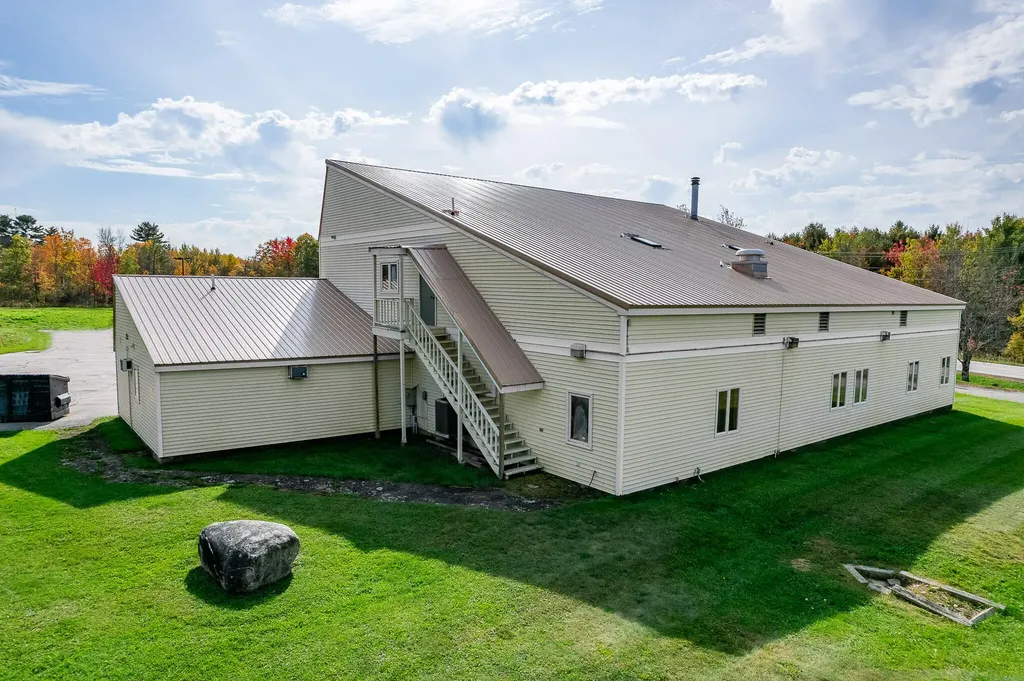 1570 Broadway Bangor ME 04401