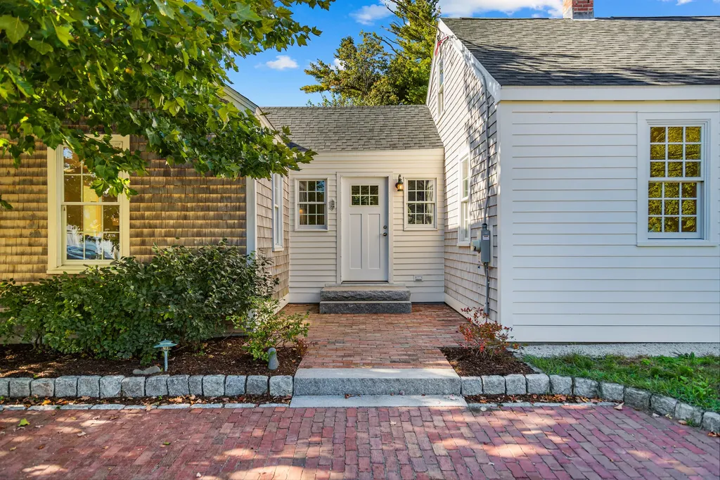 109 Old Post Road Kittery ME 03904