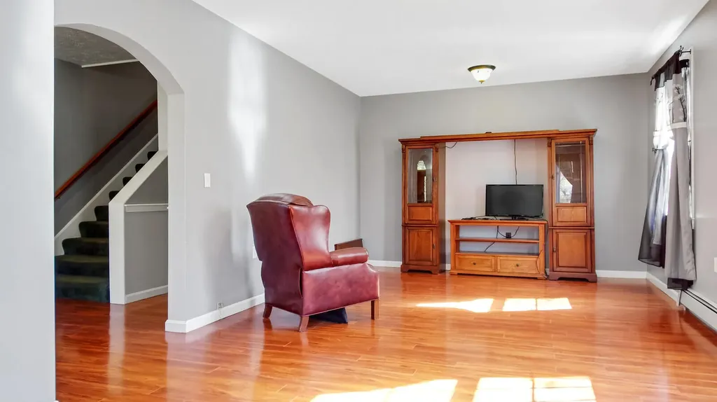 15 Ayer Street Oakland ME 04963