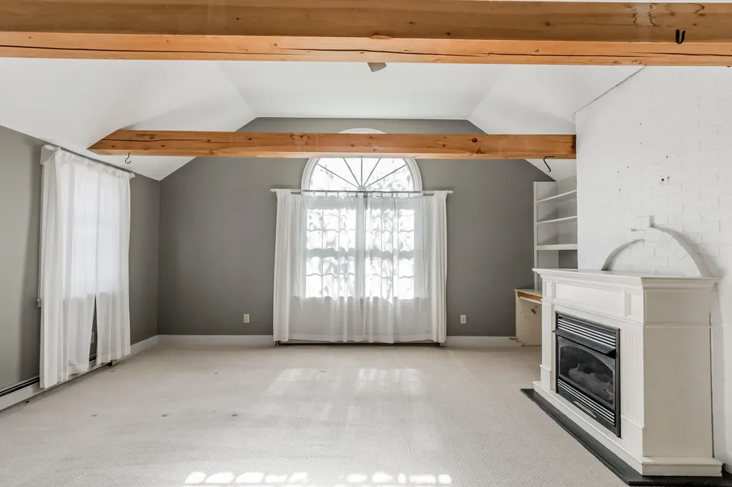 224 Middle Road Falmouth ME 04105