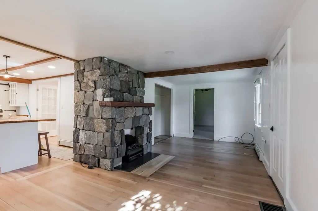 224 Middle Road Falmouth ME 04105