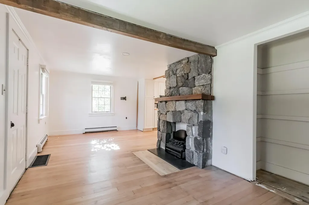 224 Middle Road Falmouth ME 04105