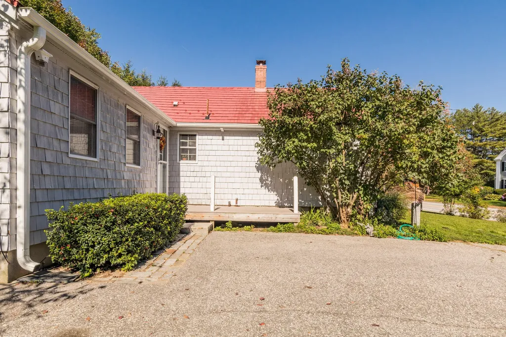 224 Middle Road Falmouth ME 04105