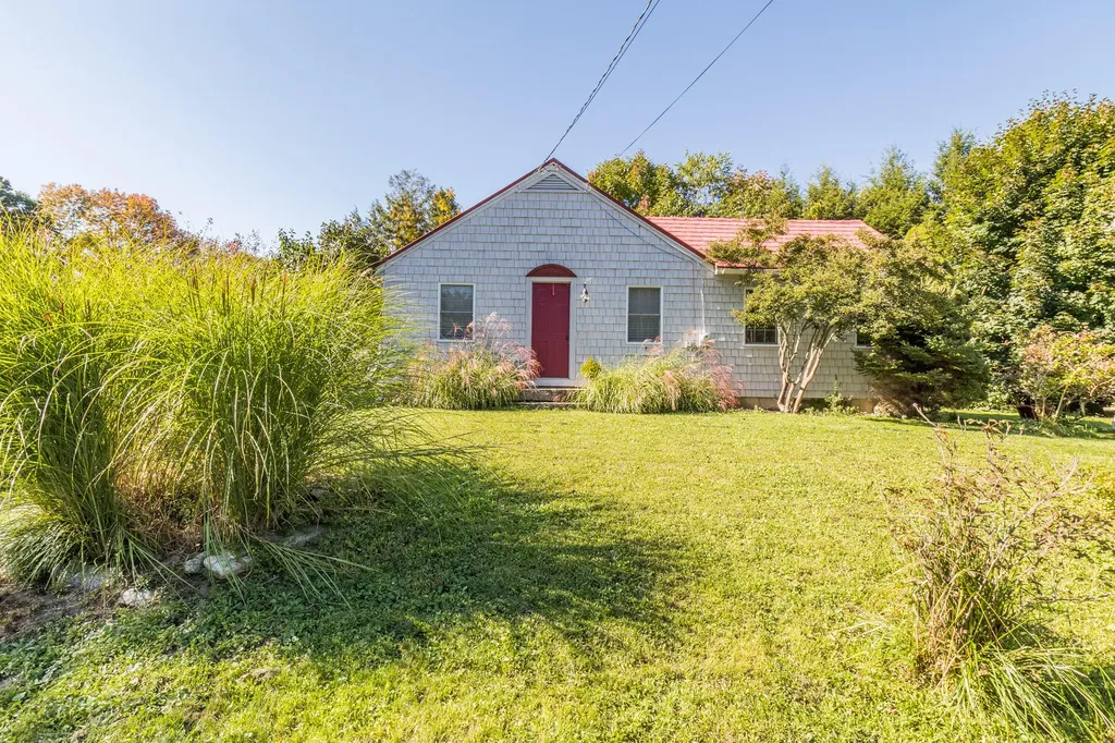 224 Middle Road Falmouth ME 04105