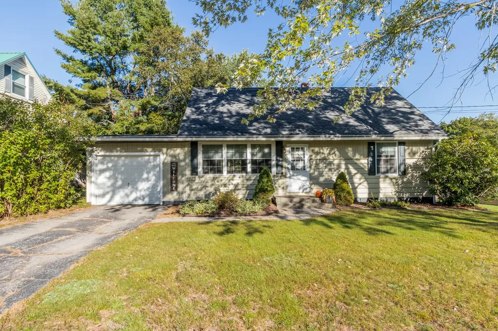 10 Patterson Street Lisbon ME 04250
