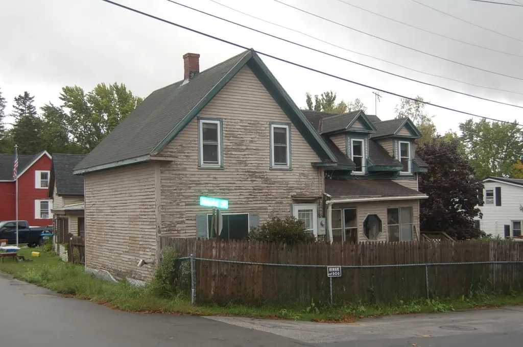 15 Heald Street Old Town ME 04468