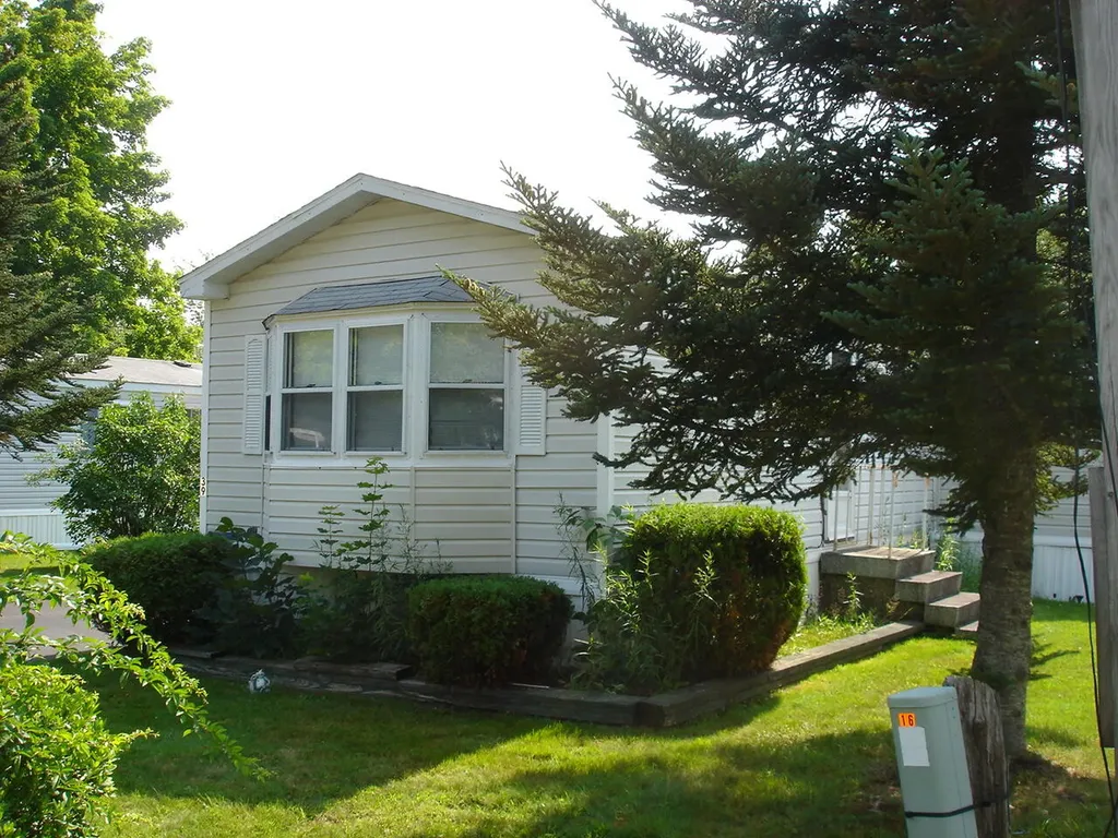 39 Patio Park Lane Gorham ME 04038