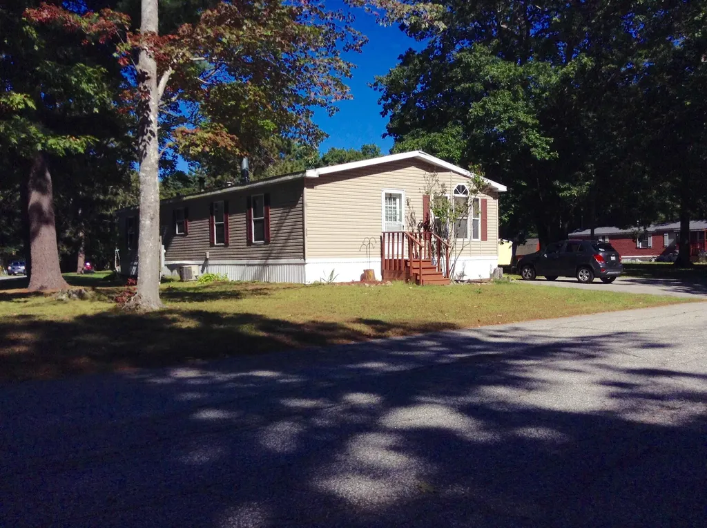 66 Primrose Lane Brunswick ME 04011