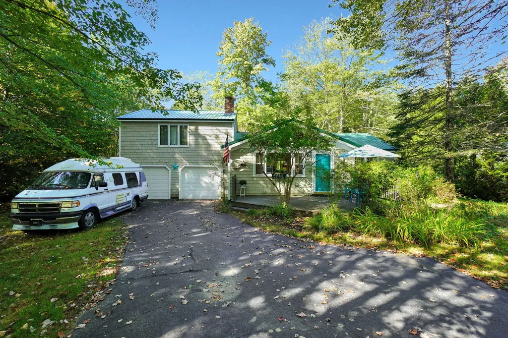 36 Log Cabin Road Arundel ME 04046