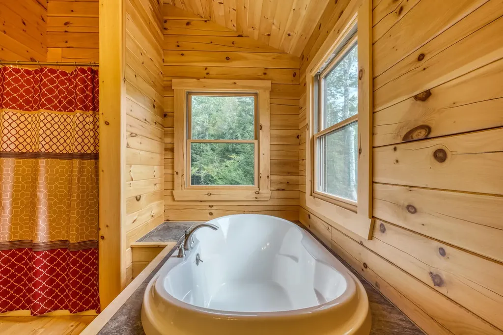 73 Cameron Cove Lane Damariscotta ME 04543