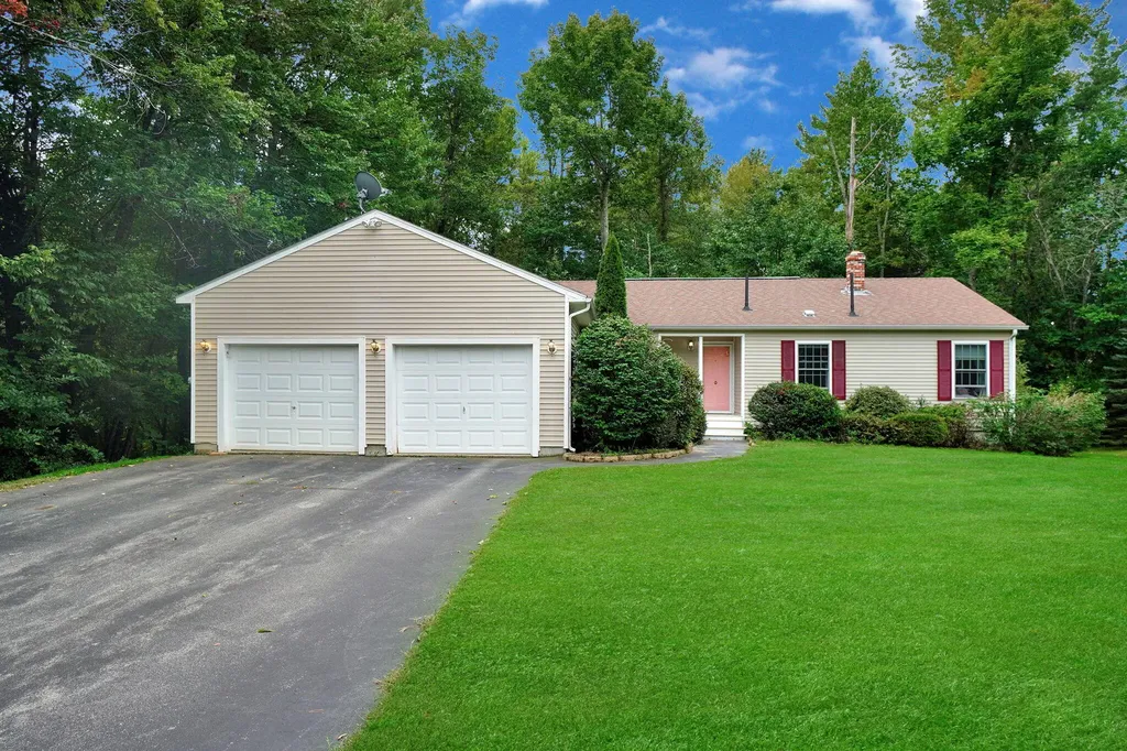 19 Wildwood Circle Westbrook ME 04092